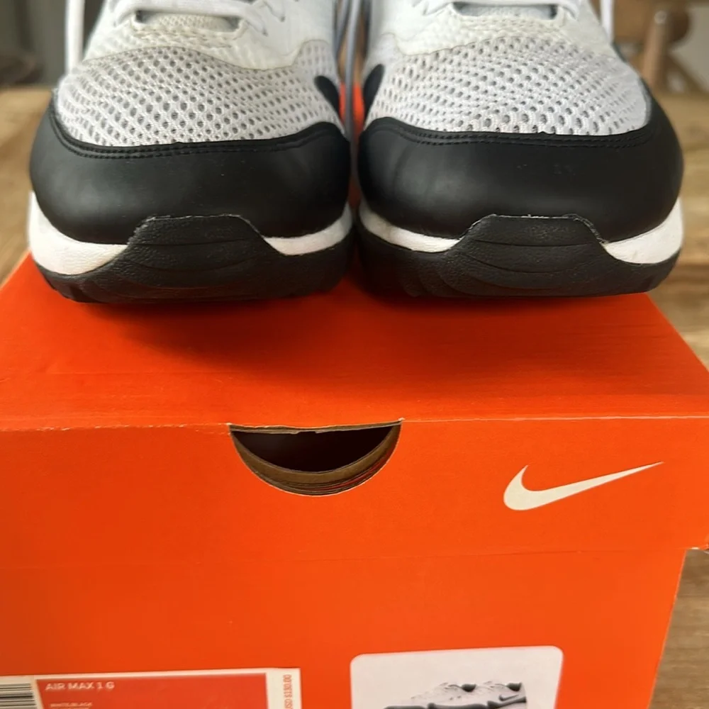 Nike Men’s Athletic Shoes White and Black Air Max Style